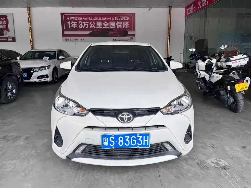 Toyota Yaris L — фото 2