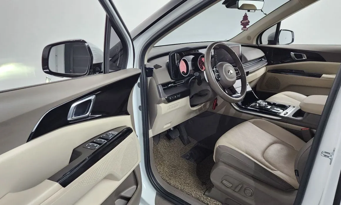 Kia Carnival — фото 10