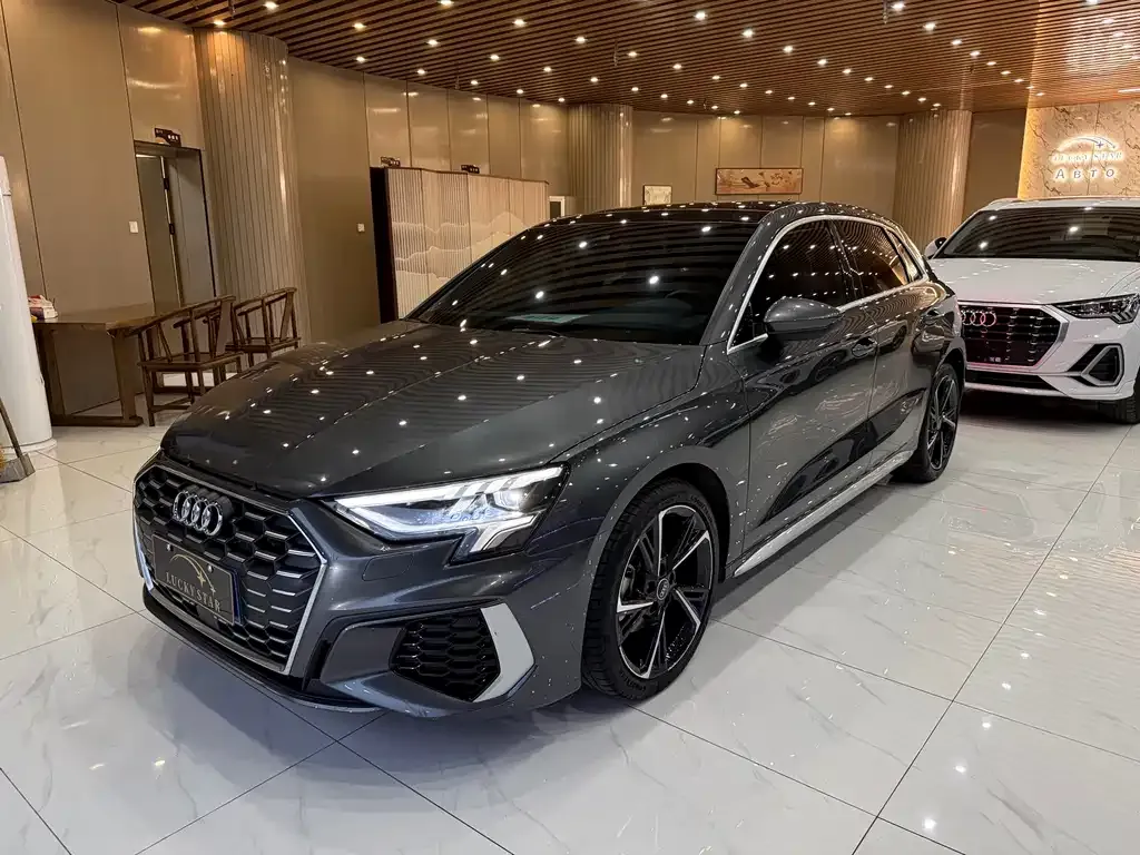Audi A3 — фото 1