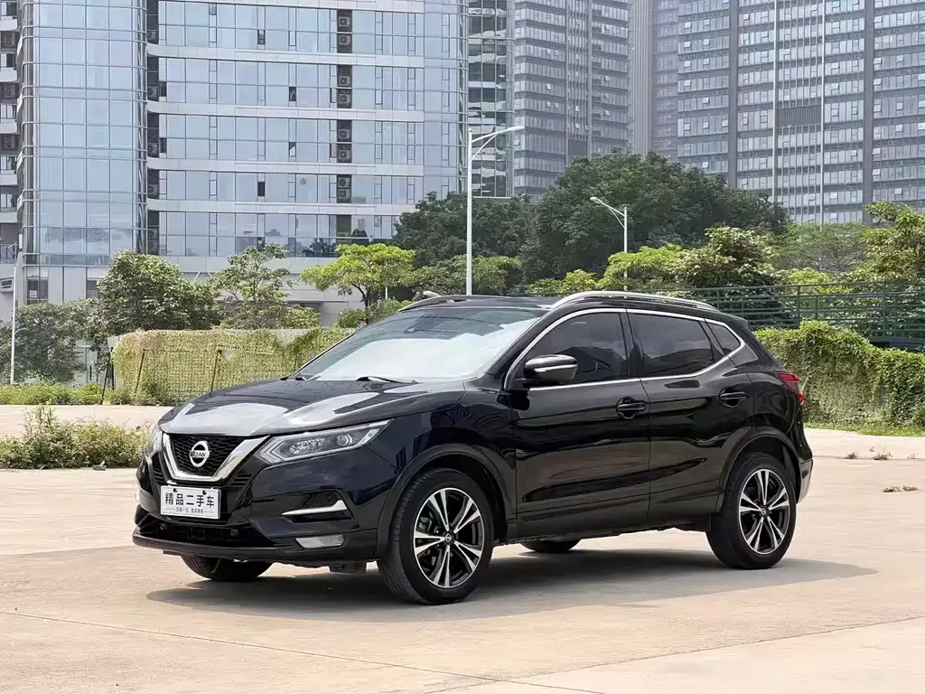 Nissan Qashqai — фото 1