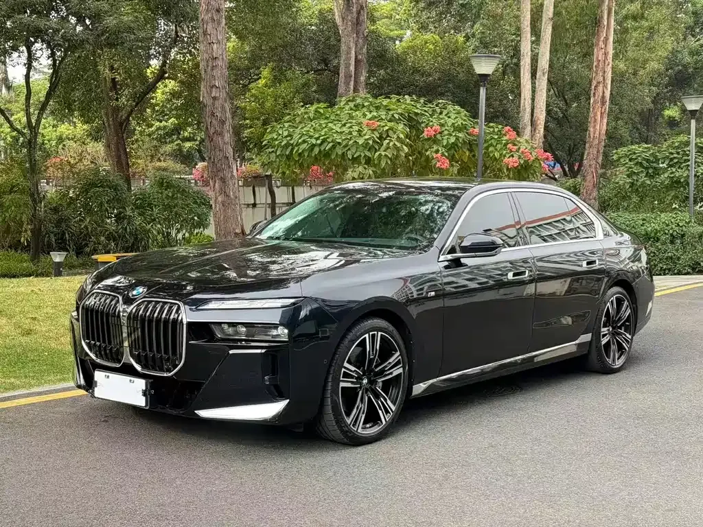 BMW 7 Series — фото 6
