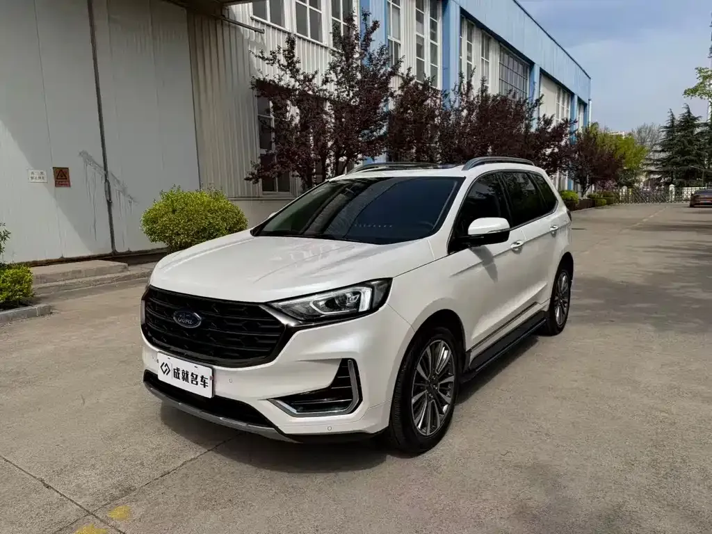 Ford Edge — фото 1