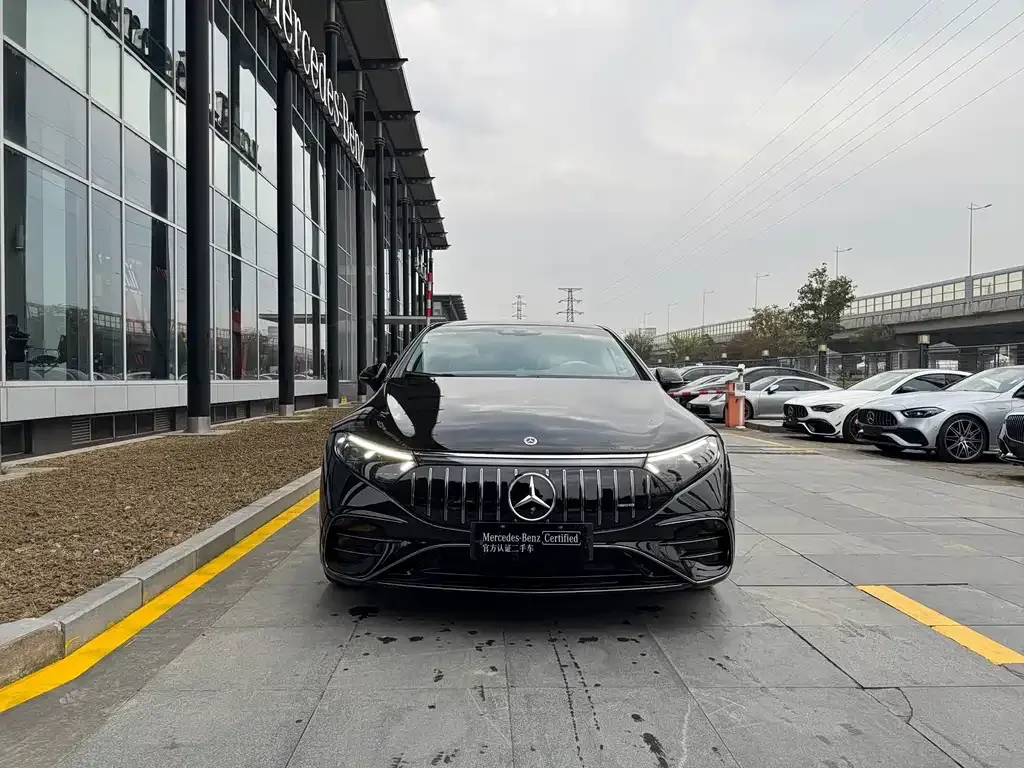 Mercedes-Benz EQS AMG — фото 6