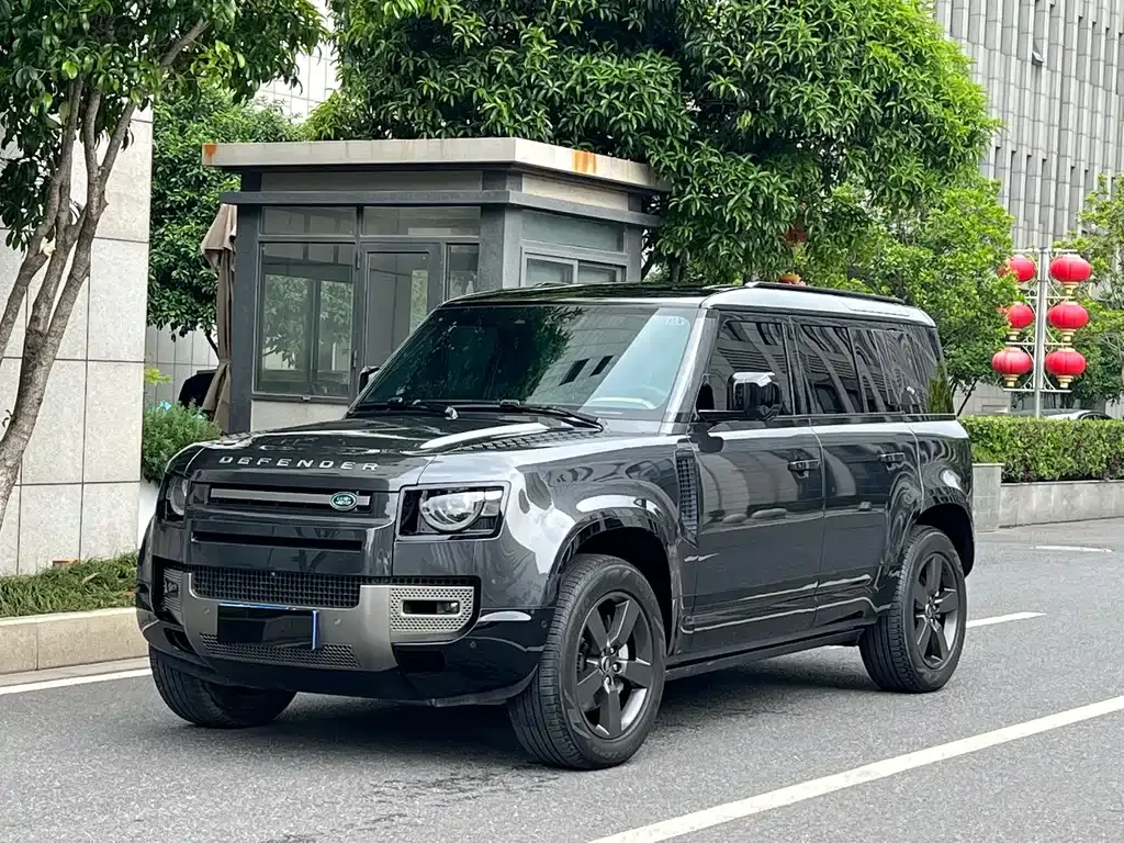 Land Rover Defender — фото 1