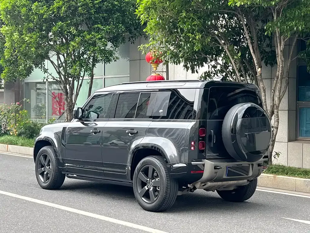 Land Rover Defender — фото 10