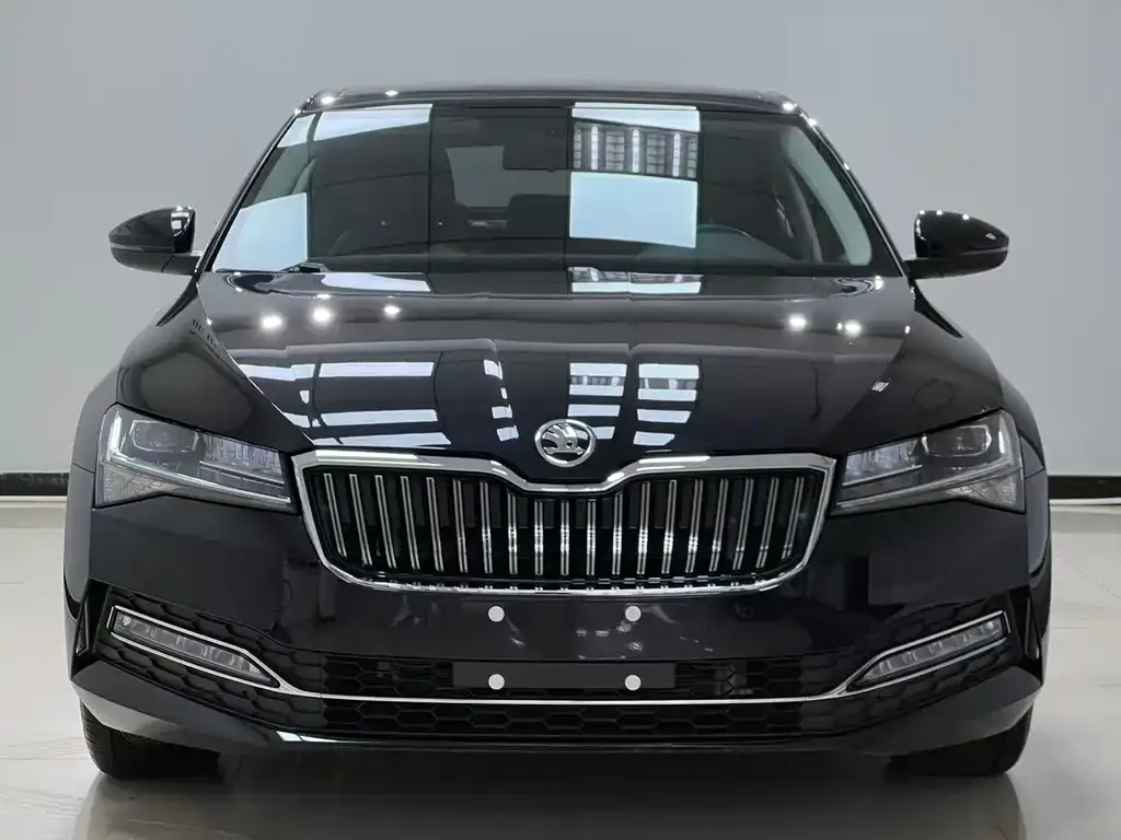 Skoda Superb — фото 6