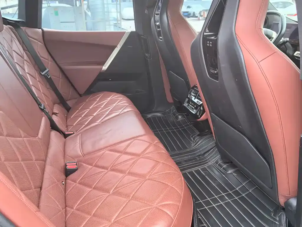 BMW iX — фото 10