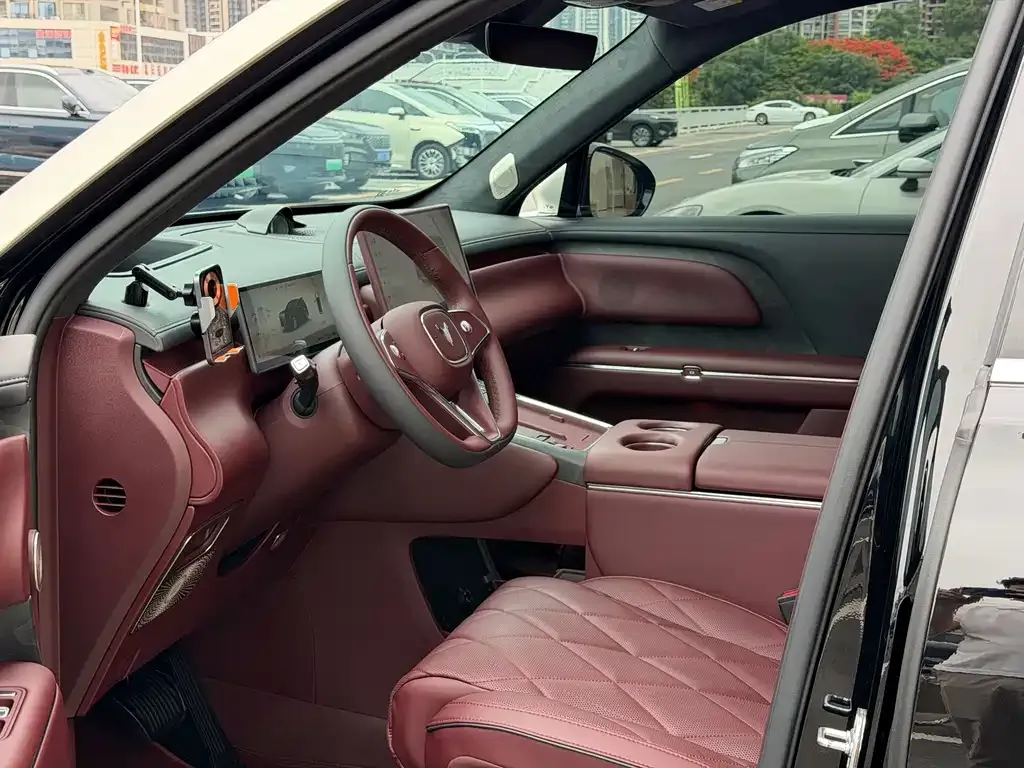 VOYAH Lantu Taishan — фото 5