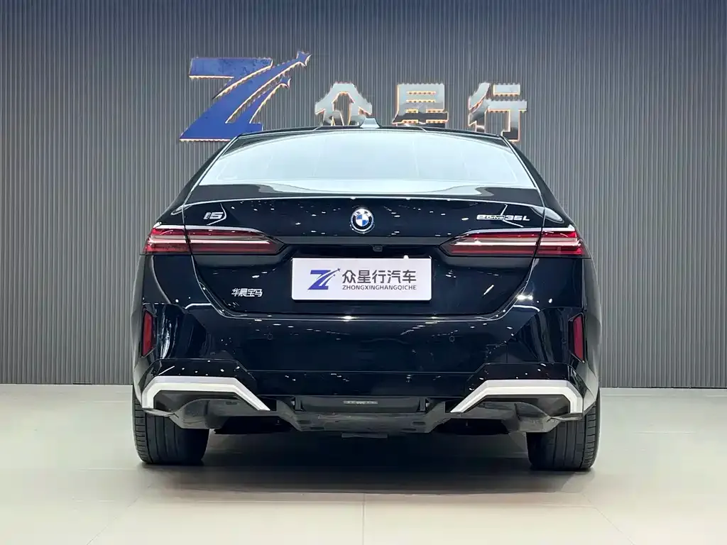 BMW i5 — фото 2
