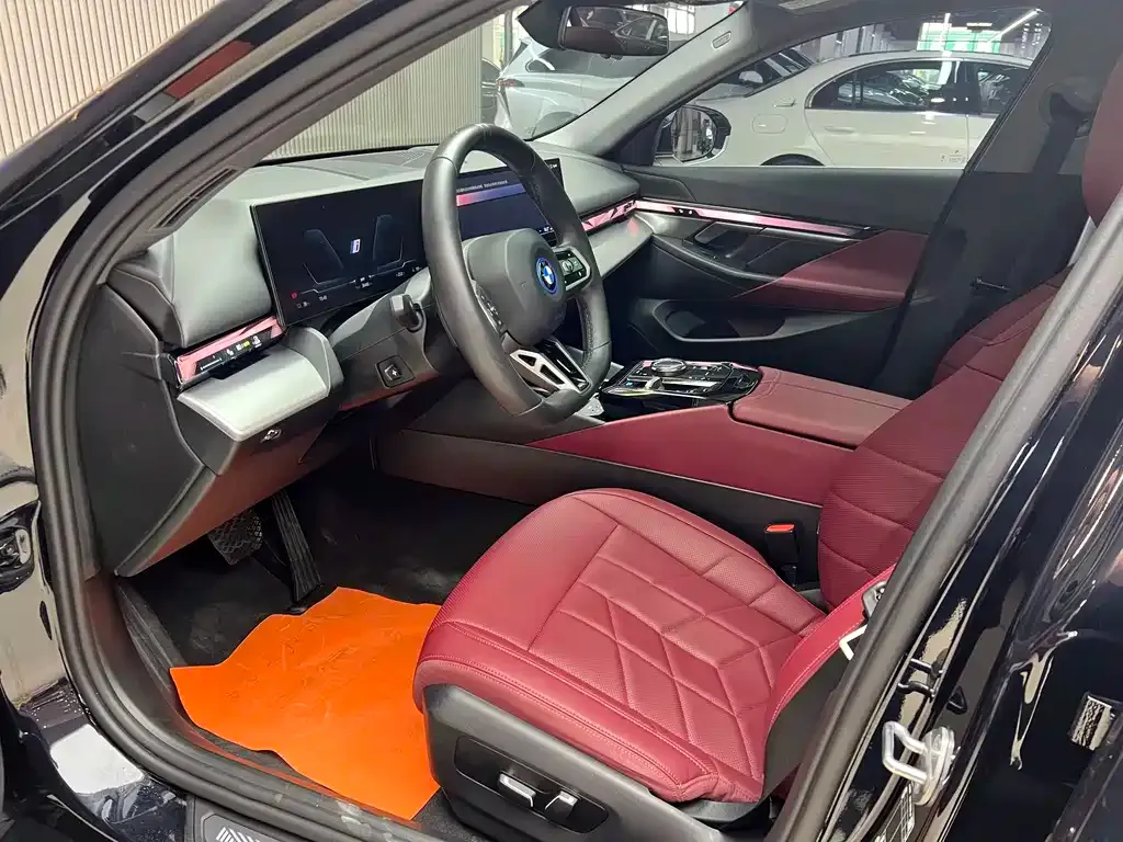 BMW i5 — фото 10