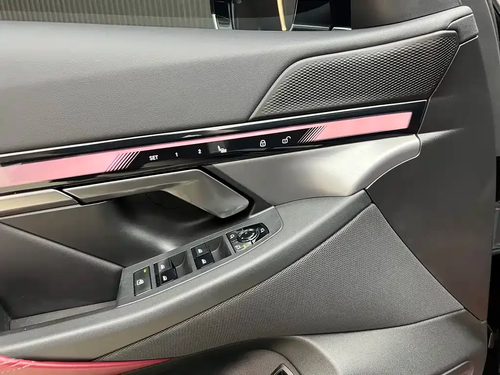 BMW i5 — фото 8