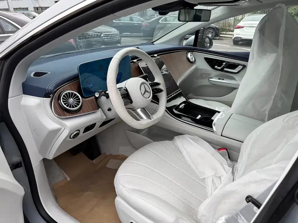 Mercedes-Benz EQE — фото 7