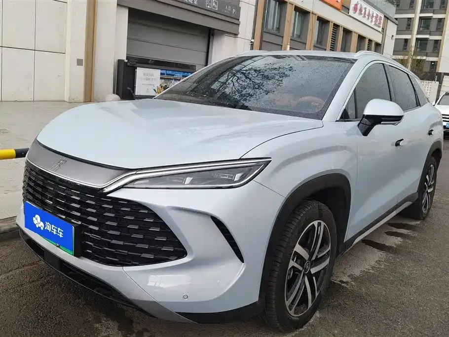 BYD L DM-i — фото 1