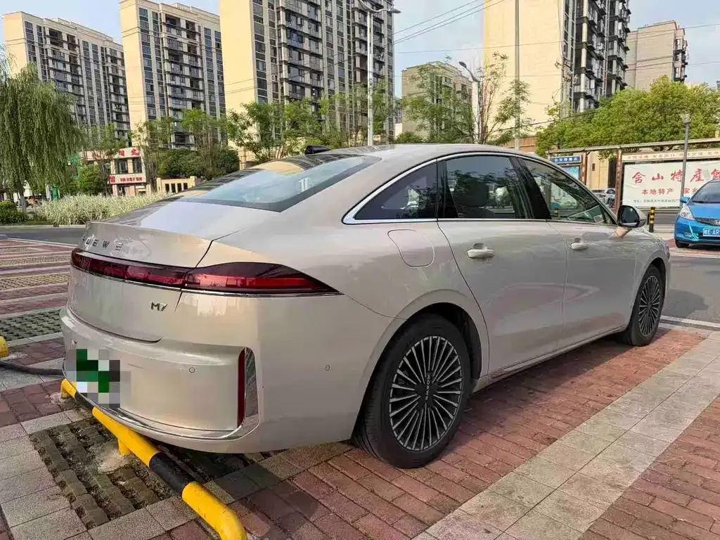 Roewe M7 DMH — фото 6