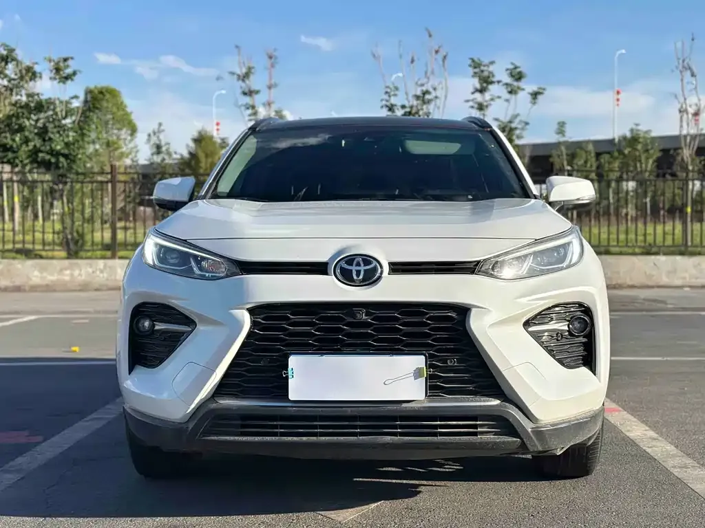 Toyota Wildlander — фото 10