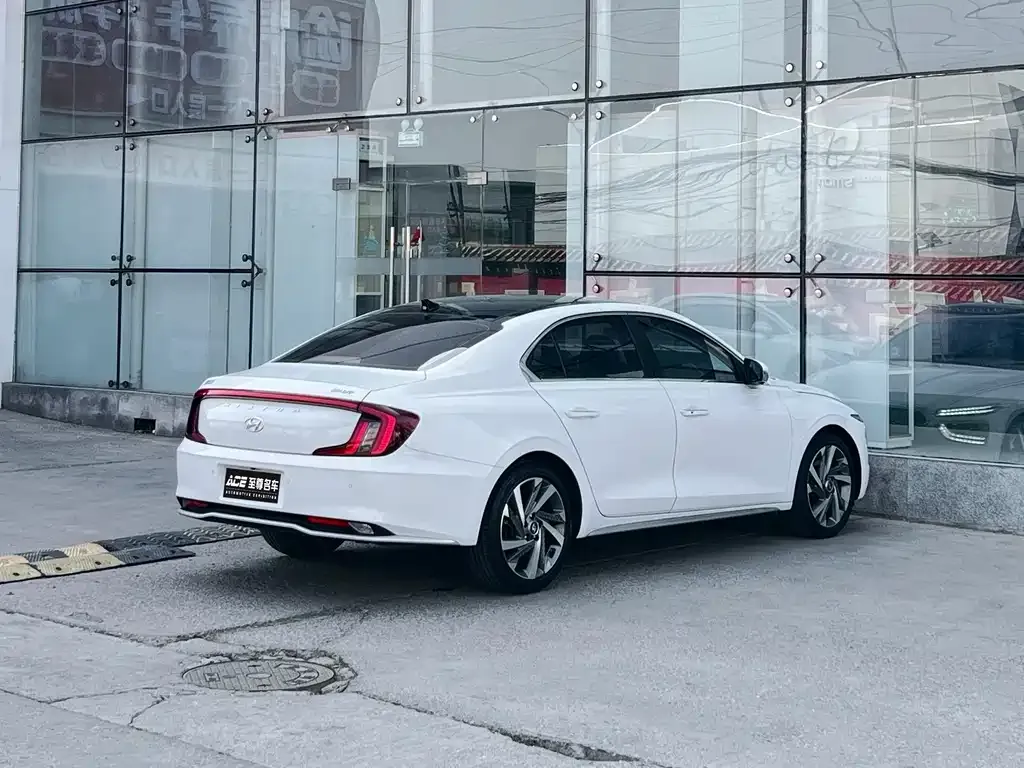 Hyundai Mistra — фото 2