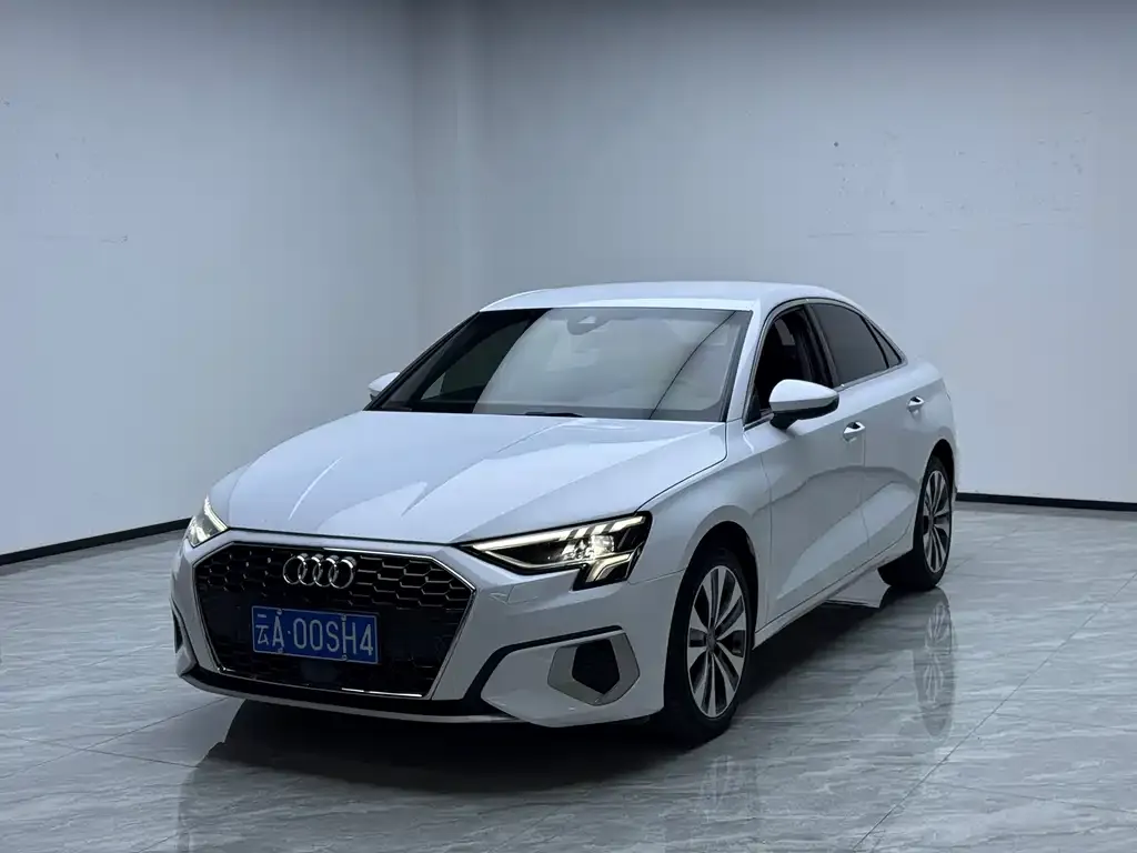 Audi A3 — фото 1