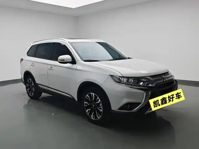 Mitsubishi Outlander — фото 4