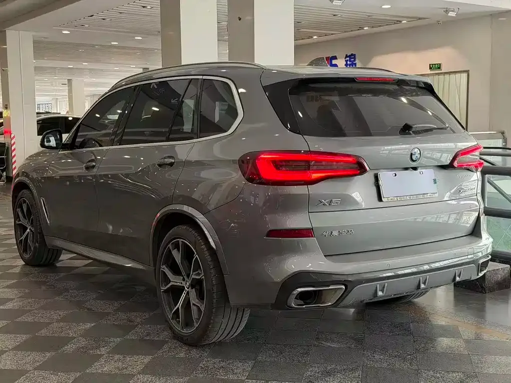 BMW X5 — фото 7