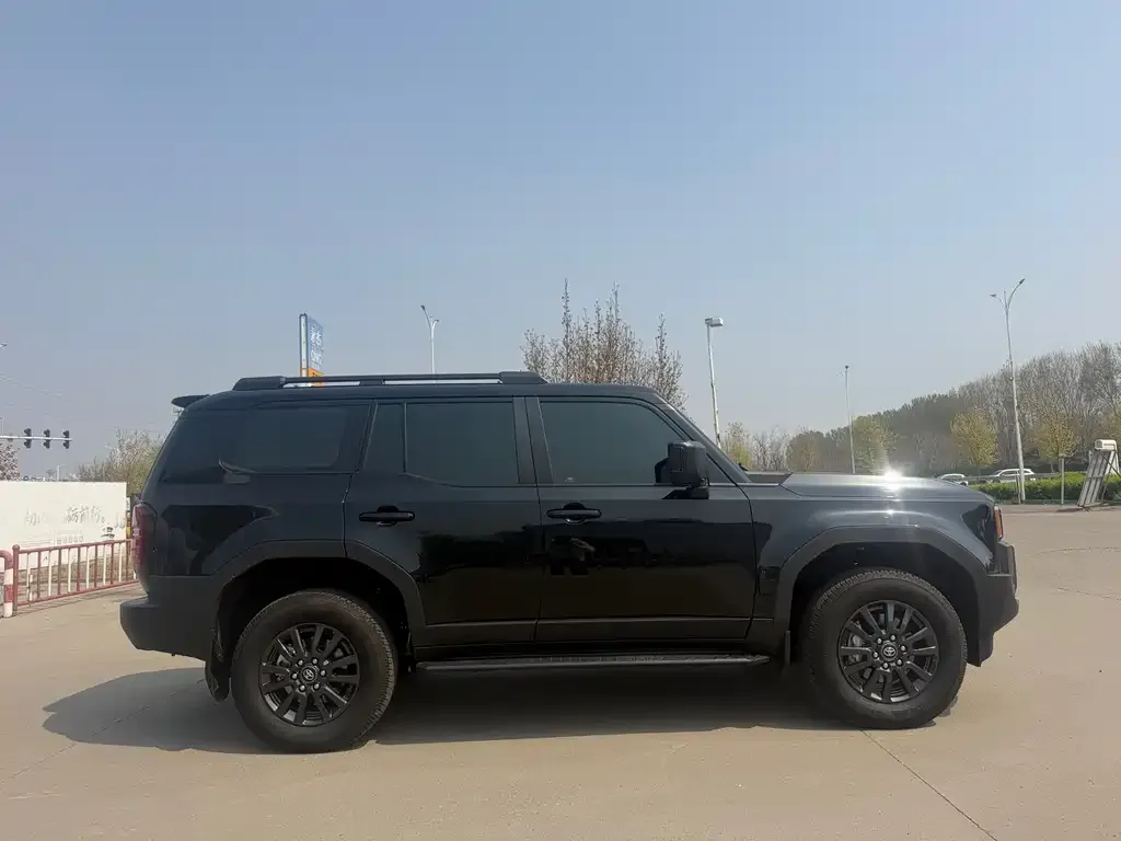 Toyota Prado — фото 2