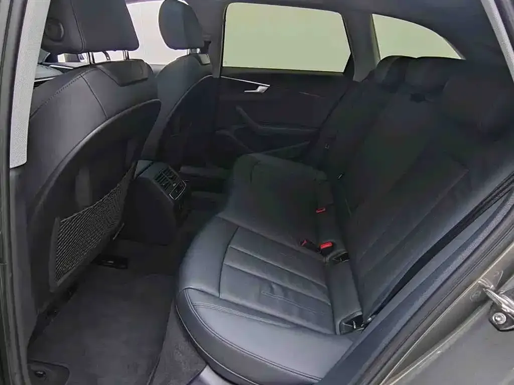 Audi A4 (Import) — фото 4