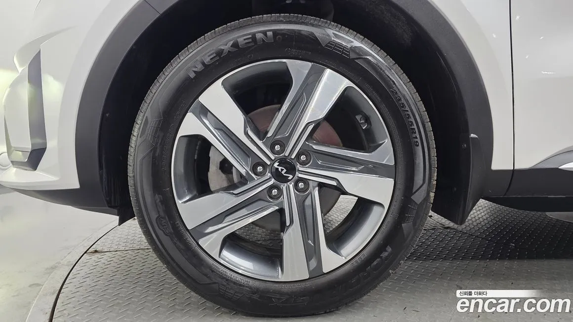 Kia Sorento — фото 6