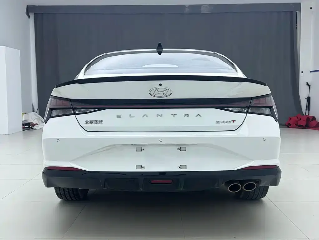 Hyundai Elantra — фото 3