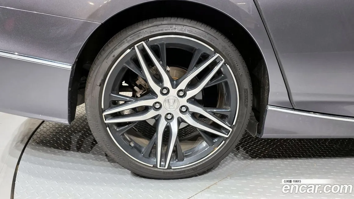Honda Accord — фото 6