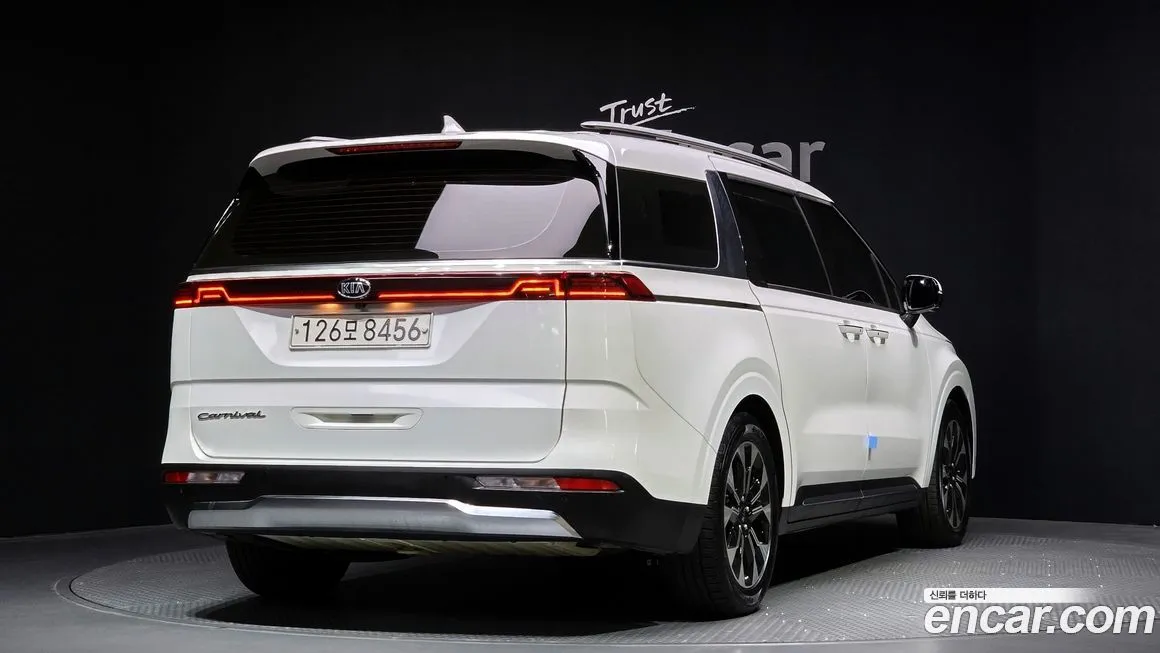 Kia Carnival — фото 2