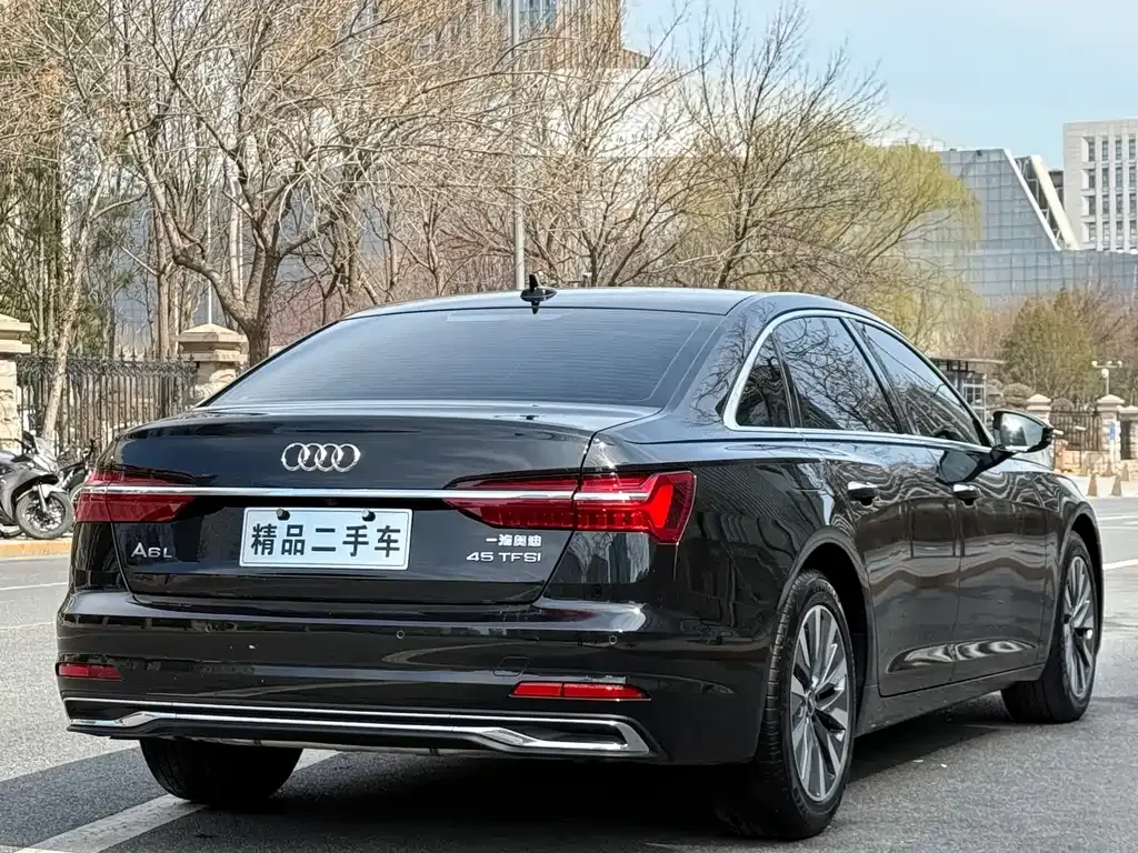 Audi A6L — фото 4