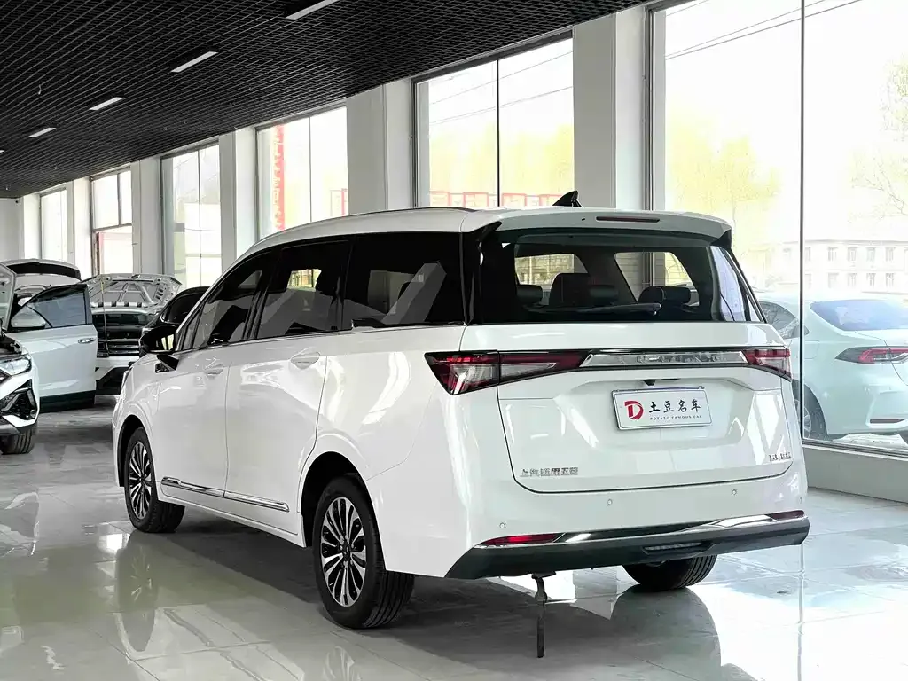 Wuling Jiachen — фото 4
