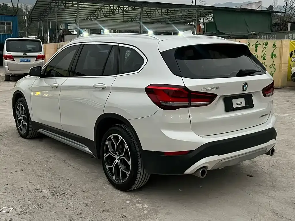 BMW X1 — фото 5