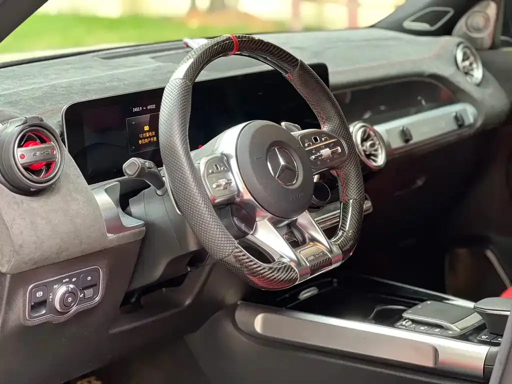 Mercedes-Benz GLB AMG — фото 6