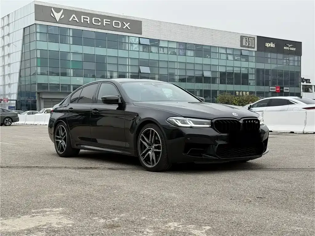 BMW M5 — фото 10