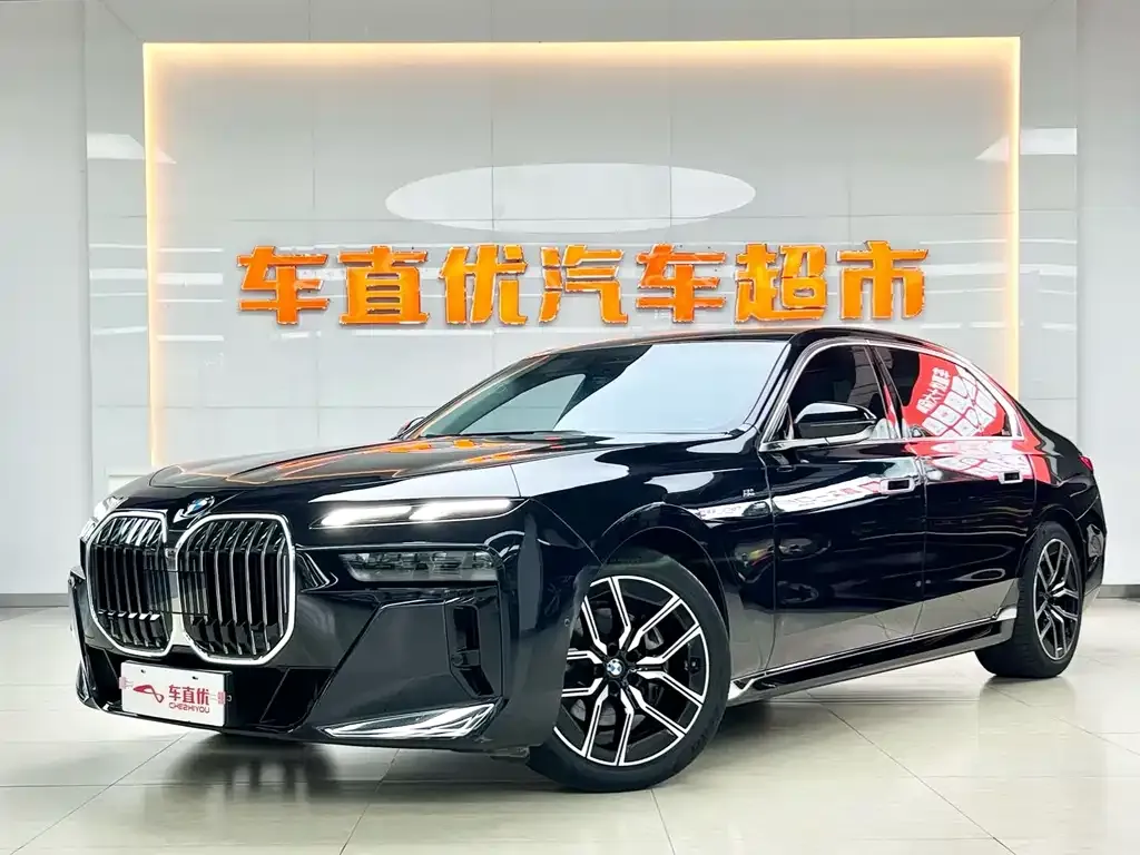 BMW 7 Series — фото 1