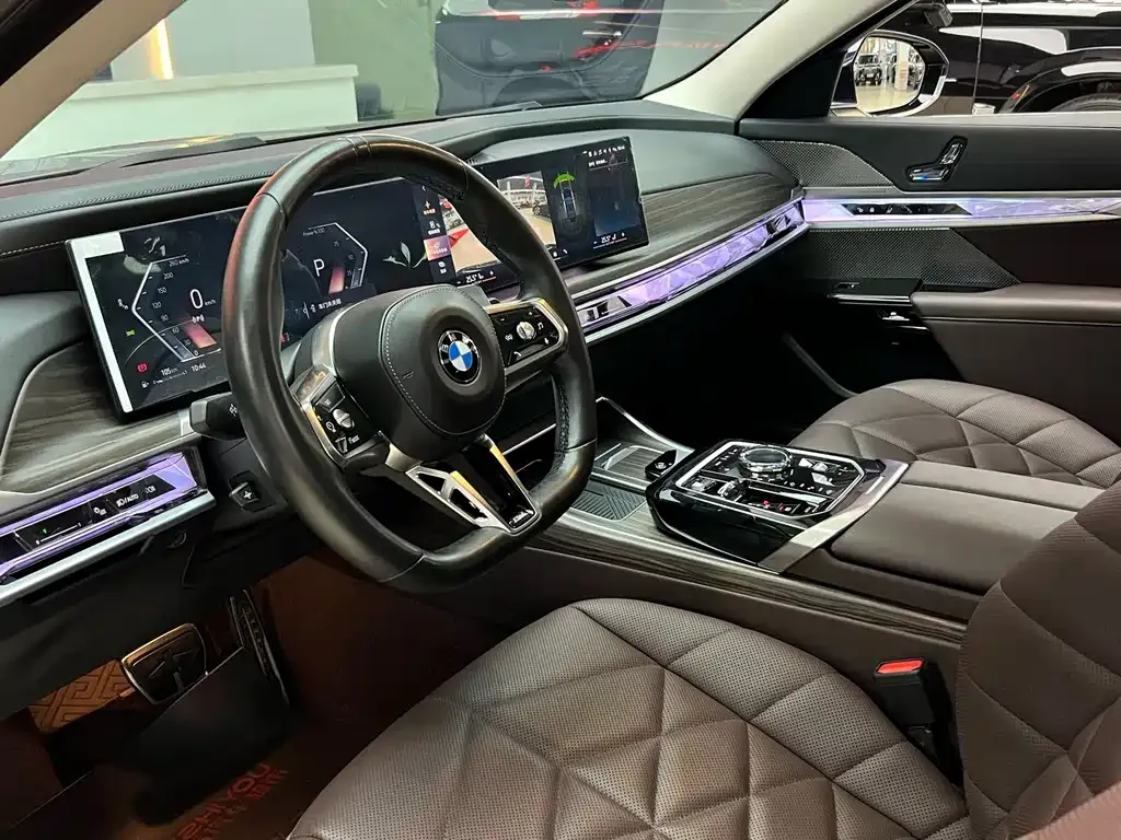 BMW 7 Series — фото 10
