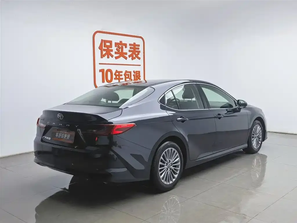 Toyota Camry — фото 5