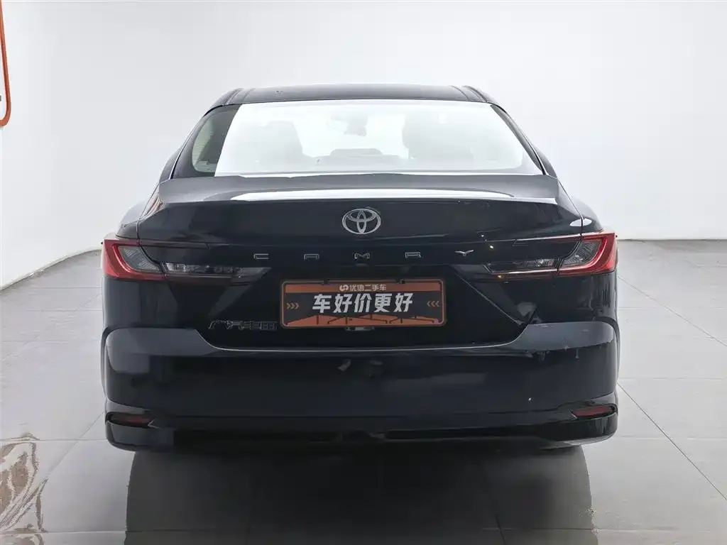 Toyota Camry — фото 4