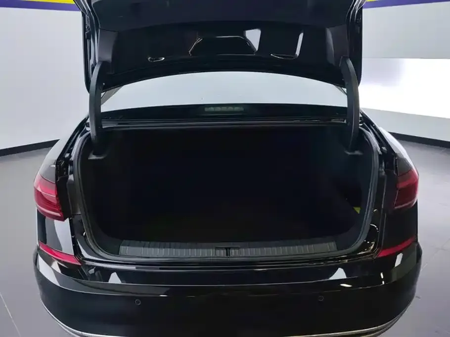 Volkswagen Passat — фото 6