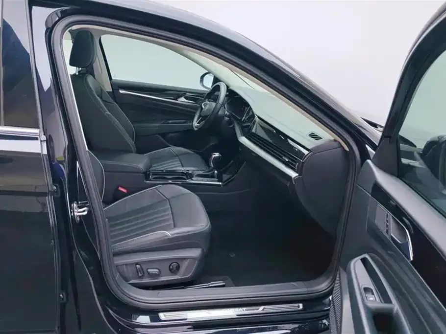 Volkswagen Passat — фото 7
