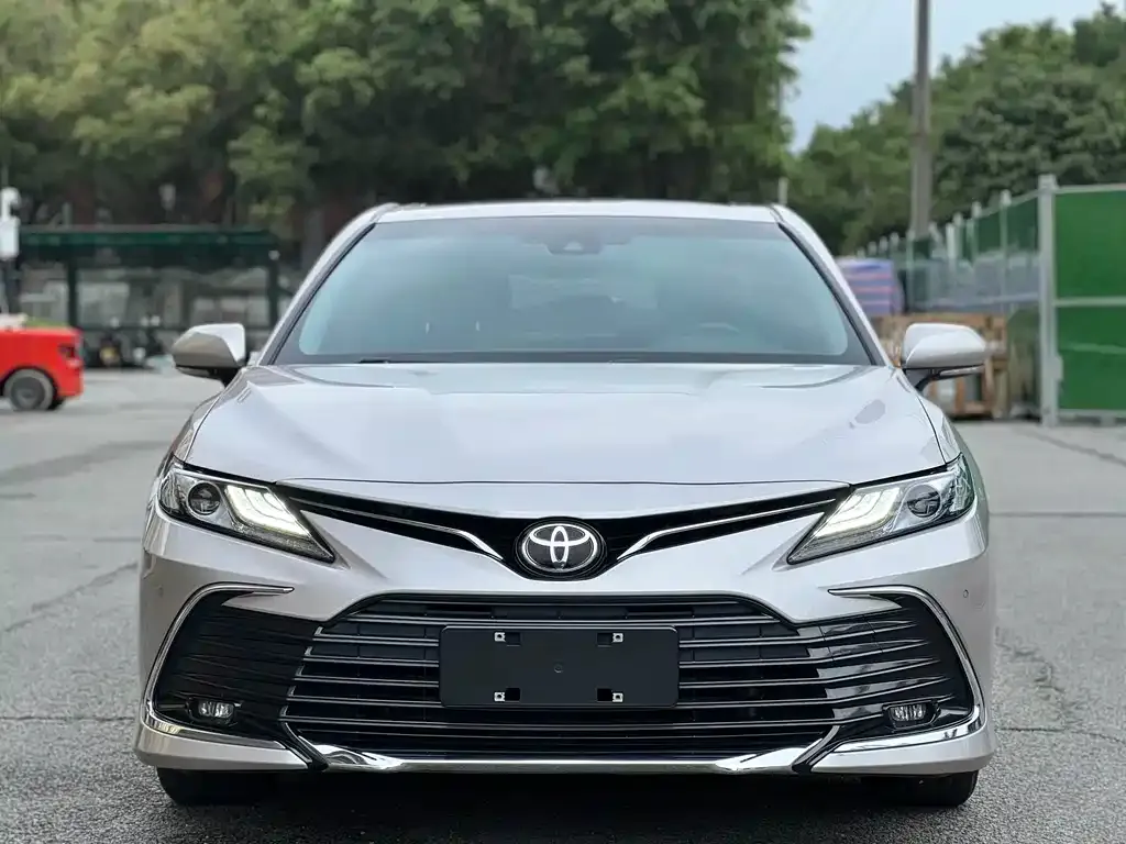 Toyota Camry — фото 6
