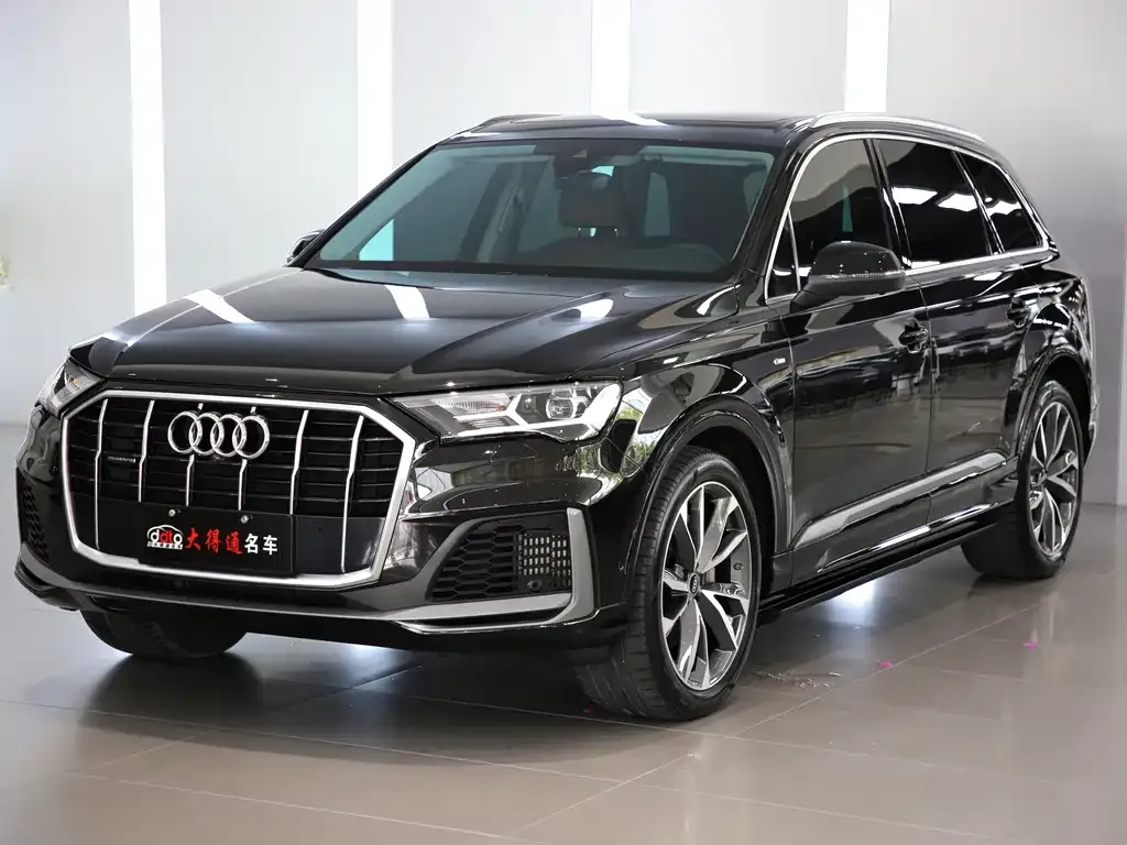 Audi Q7 — фото 1