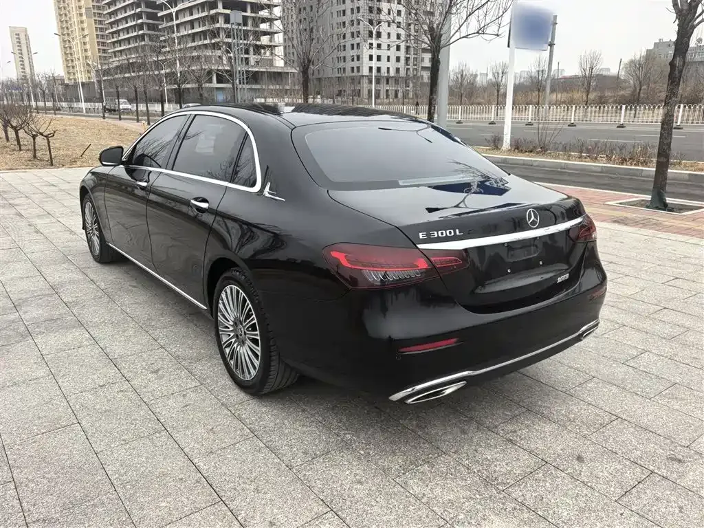 Mercedes-Benz E-Class — фото 10