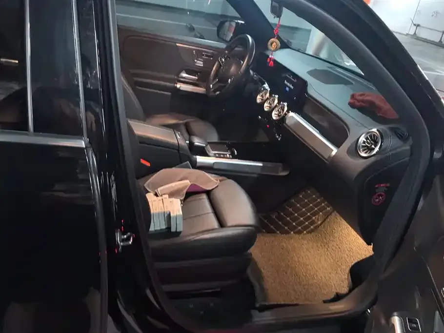Mercedes-Benz EQB — фото 10