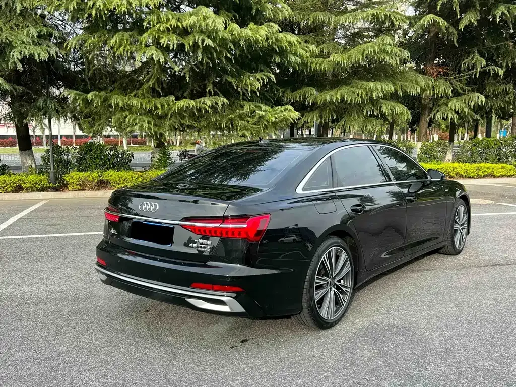 Audi A6L — фото 7