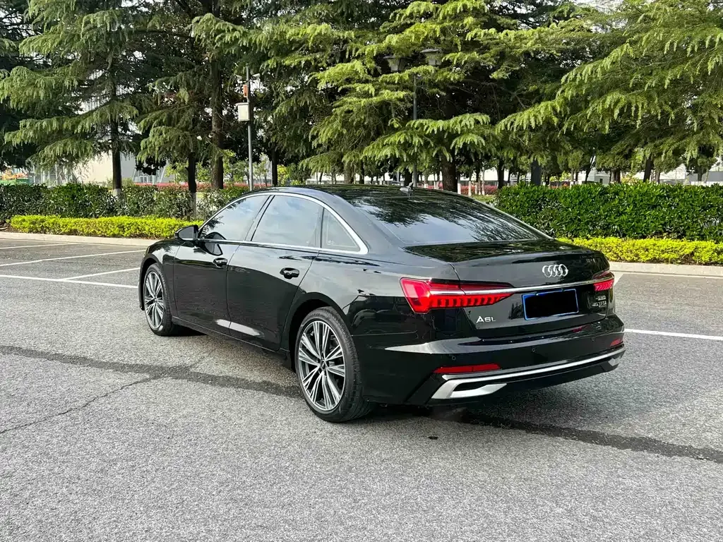 Audi A6L — фото 10