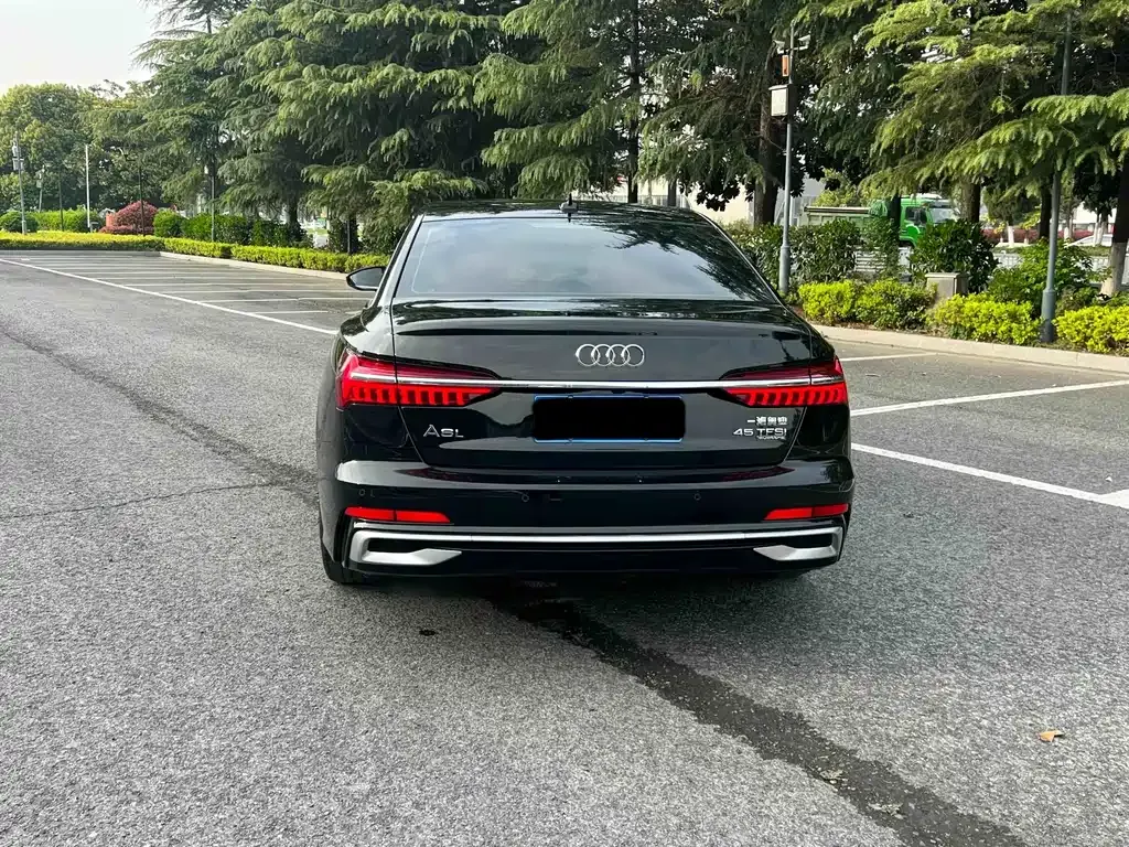 Audi A6L — фото 9