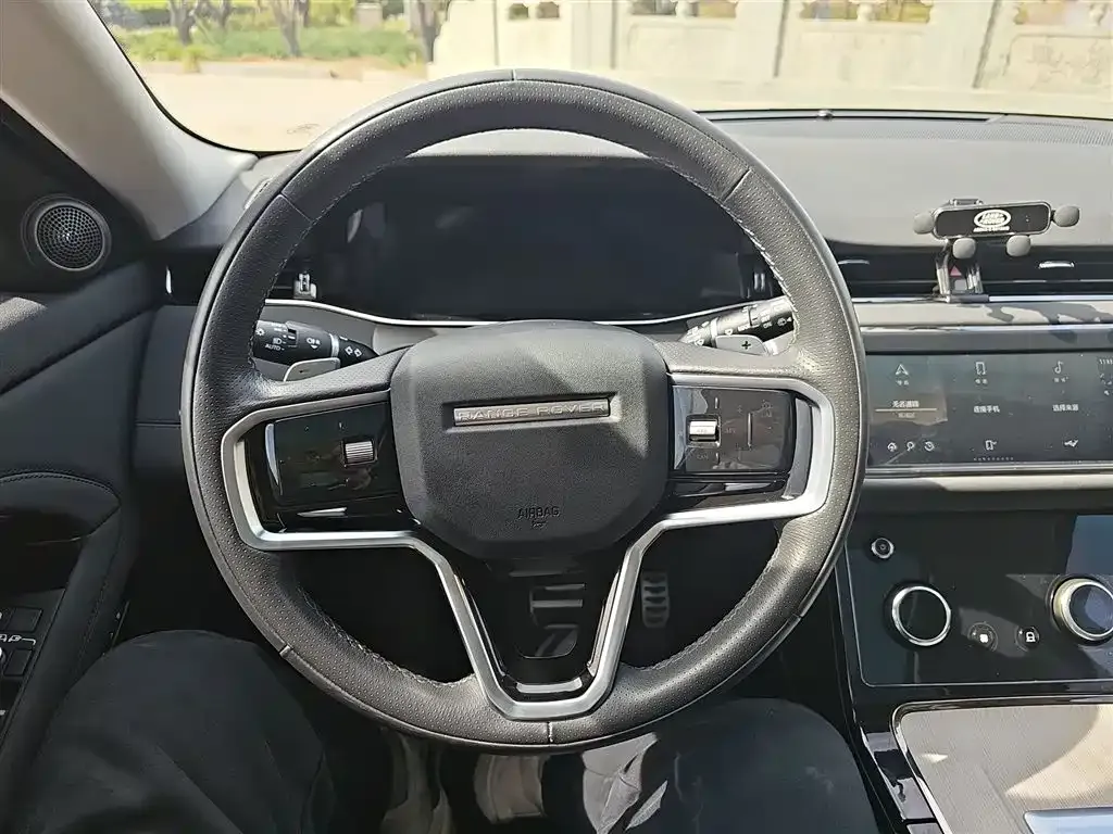 Land Rover Evoque PHEV — фото 7