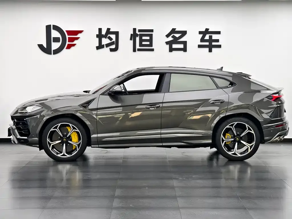 Lamborghini Urus — фото 10
