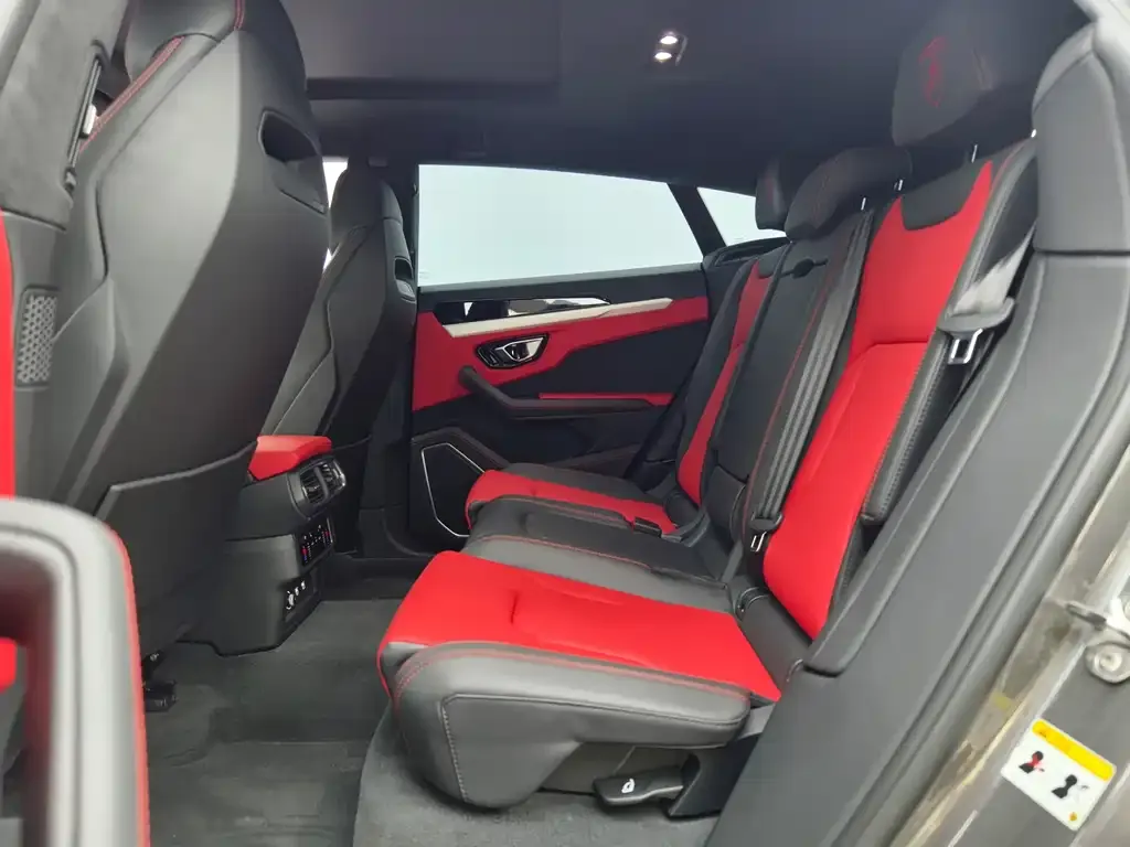 Lamborghini Urus — фото 3